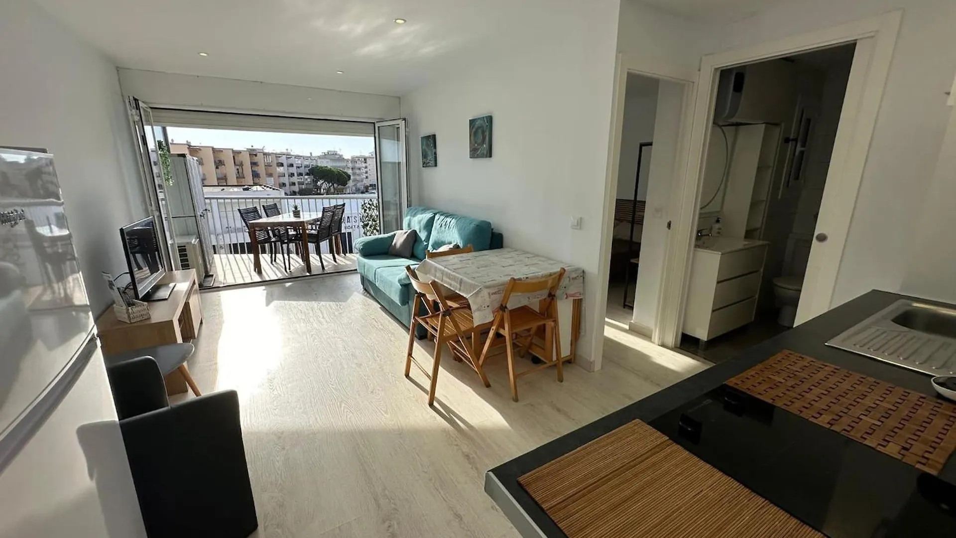 Precioso Apartamento Con Vistas Canal Cerca Playa Av-62 Roses Spain