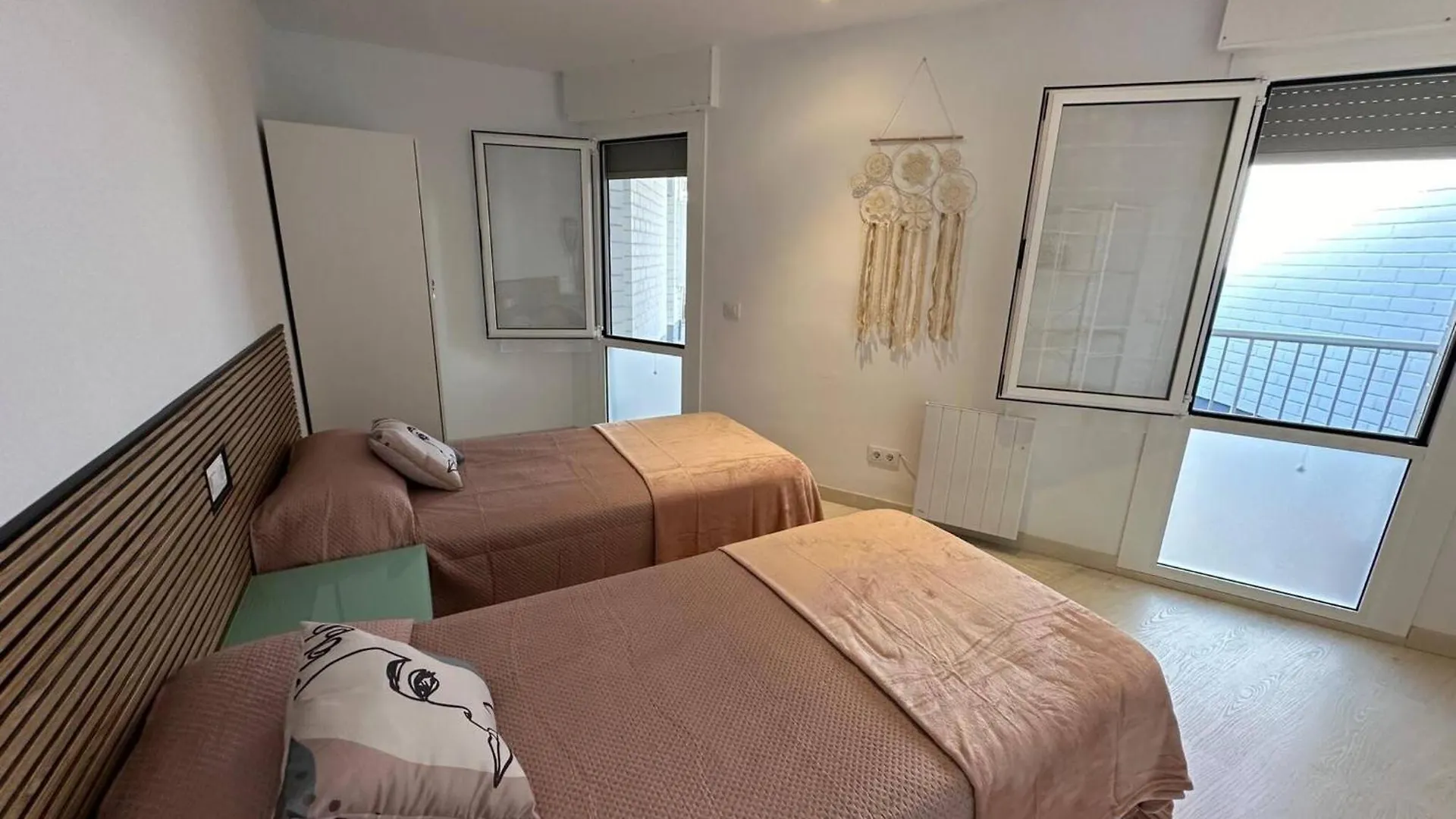 Precioso Apartamento Con Vistas Canal Cerca Playa Av-62 Roses