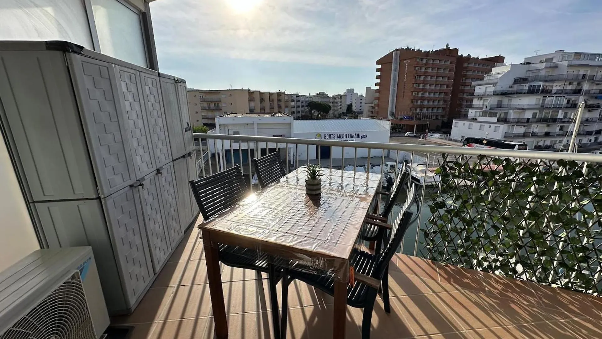 Precioso Apartamento Con Vistas Canal Cerca Playa Av-62 Roses 0*,